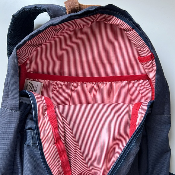 Herschel Heritage Backpack, Mid Volume, Navy Blue with Brown Leather - Picture 5 of 7